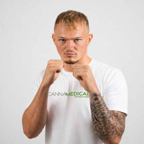 Portrait_GregorSorenius+Shirt+Logo